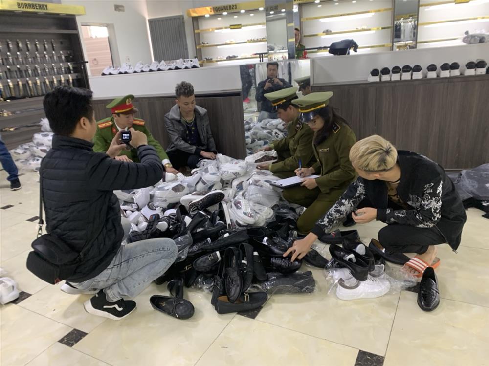 Tạm giữ gần 2000 sản phẩm của cửa hàng AE Shop tại Bắc Giang có dấu hiệu giả mạo